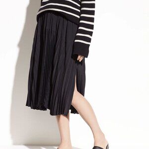 Vince Pleated Italian Crepe De Chine Silk Blend Skirt In Black Women's Size L
